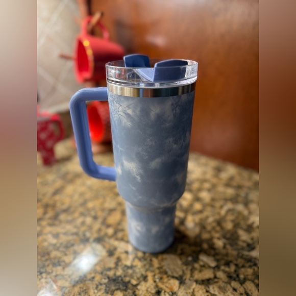 Stanley 40 oz- OCEAN BLUE TIE DYE - Picture 2 of 3